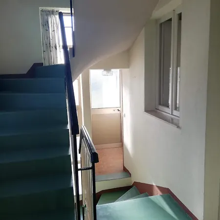 Family House On Private Courtyard In