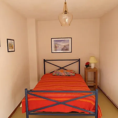 Family House On Private Courtyard In 別荘 *