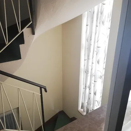 Family House On Private Courtyard In 別荘