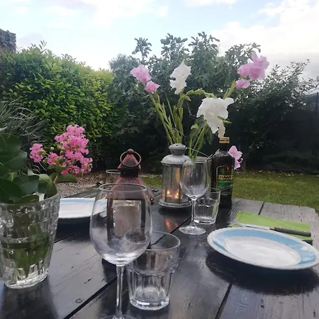 Family House On Private Courtyard In Semesterbostad