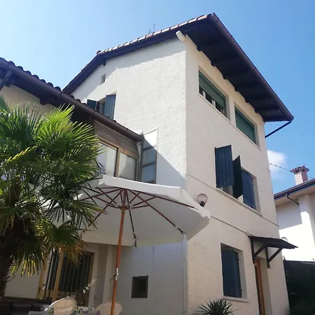 度假居 Family House On Private Courtyard In *