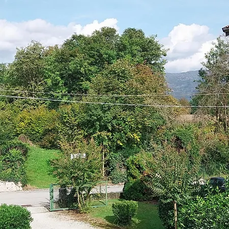 Family House On Private Courtyard In