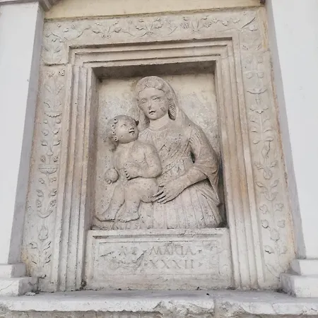 Family House On Private Courtyard In 別荘 *