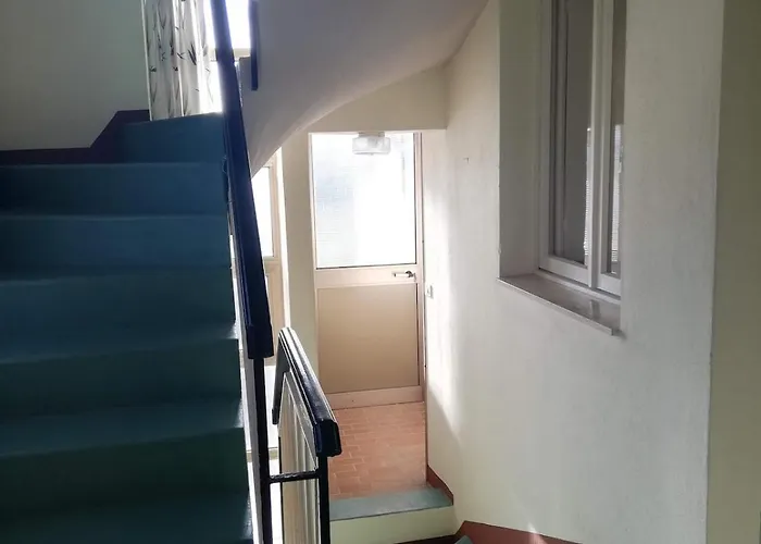 Family House On Private Courtyard In