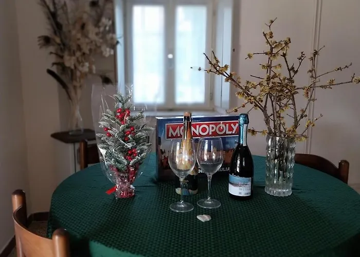 Family House On Private Courtyard In *