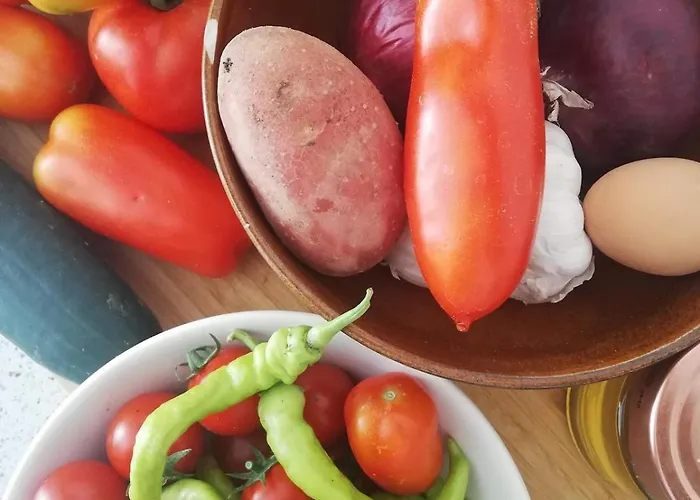 Nyaraló Family House On Private Courtyard In