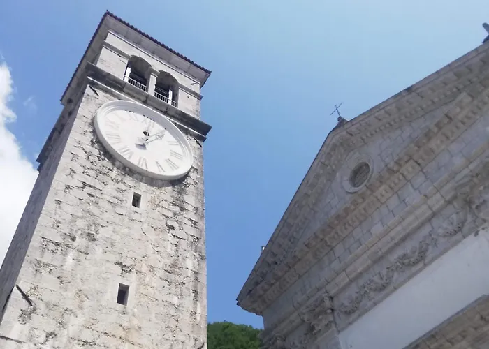 Family House On Private Courtyard In Nyaraló Fanna