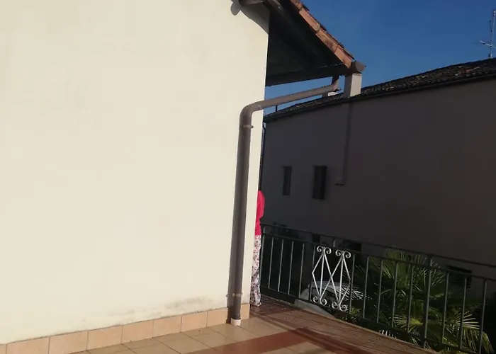 Family House On Private Courtyard In *